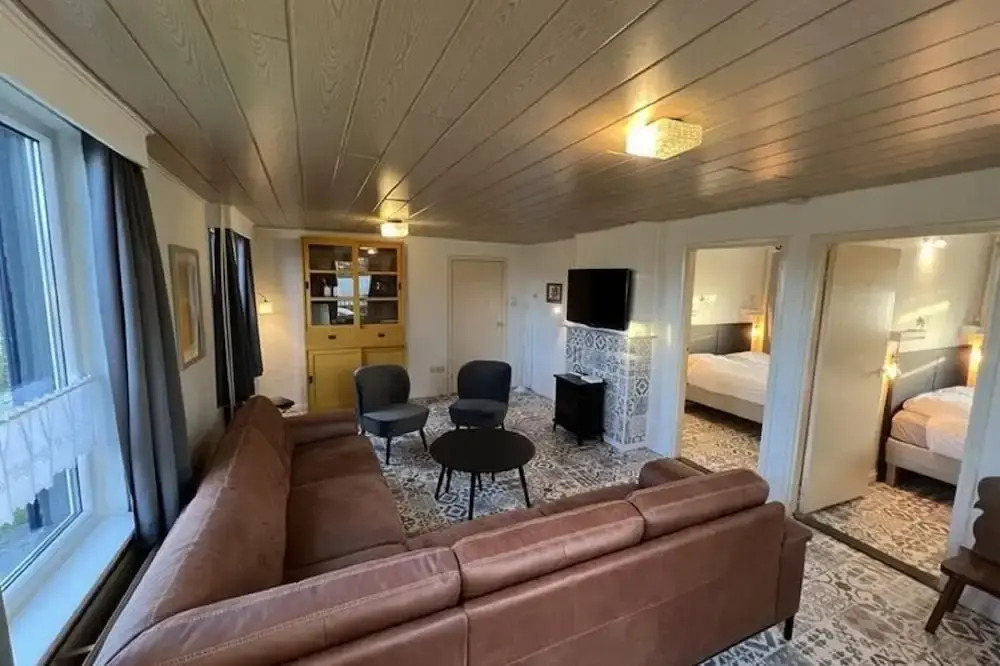 Farmhouse in Nederweert near Canal Trails
