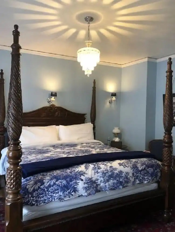 The Pendleton House Bed and Breakfast