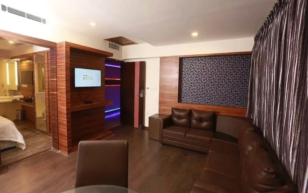 Hotel M Grand
