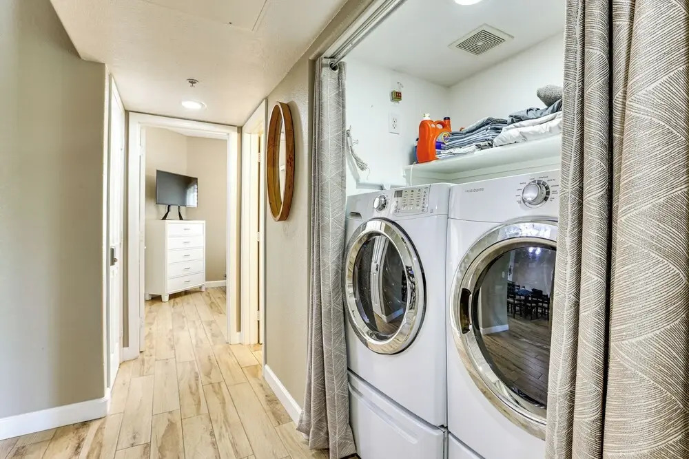 1 Mi to Old Town! Golf Getaway in Pueblo Verde
