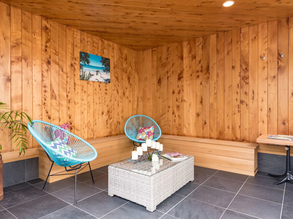 Outrigger Motel