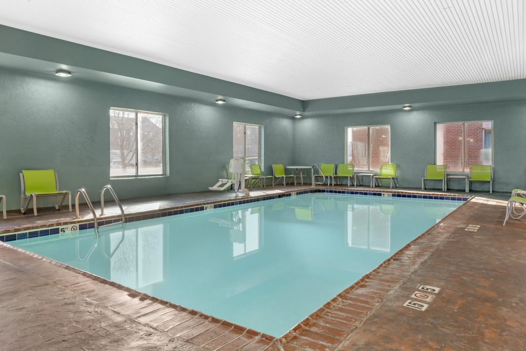 Holiday Inn Express Hotel & Suites Hillview by IHG