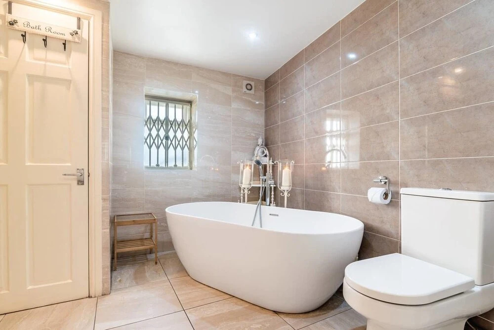Beautiful Home W/terrace in North London, 6 Guests