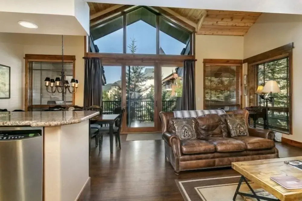 3 Bedroom In Lionshead Village At The Antlers