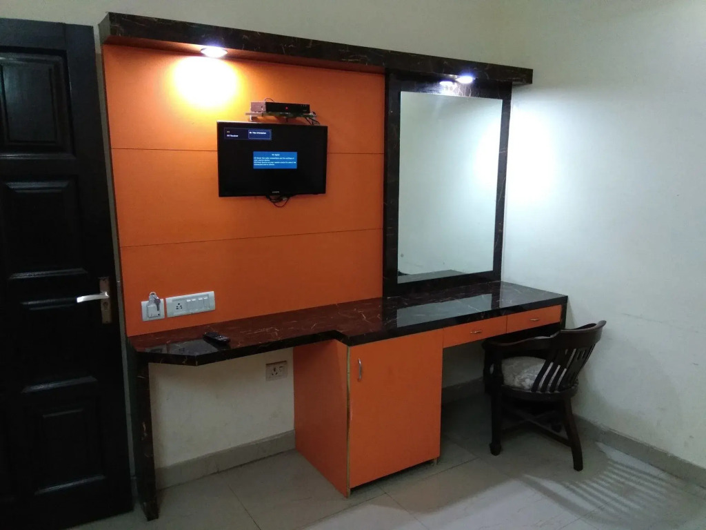Hotel Apple Villa - New Delhi