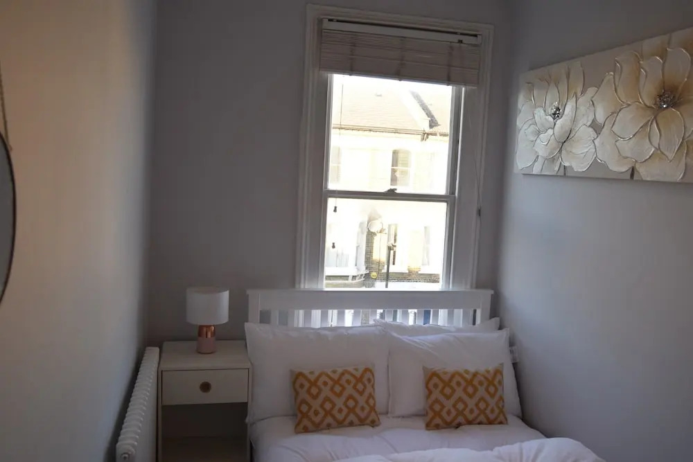 2 Bedroom Brixton Flat Near Train Station