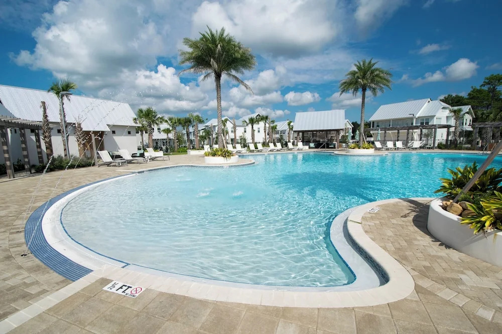 Steps to the Resort Style Pool & Across From The Big Chill