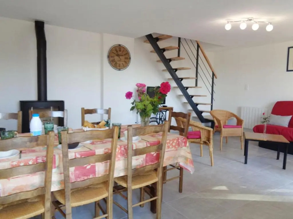 Gîte paisible 3 chambres avec cheminée et animaux admis - FR-1-496-221