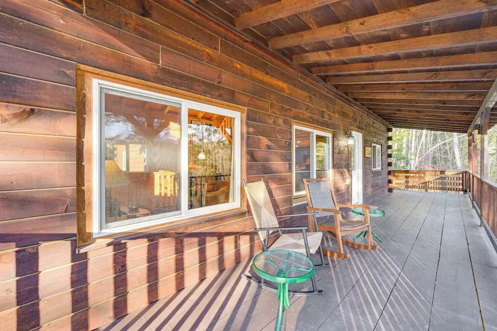 Northwoods Nature Escape! Lakefront Hayward Cabin