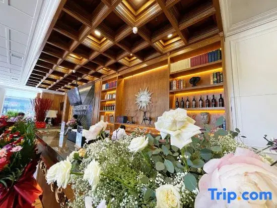 Zhe Coffee Hotel (Hohhot East Station Municipal Government Store)