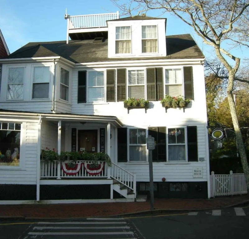 Nantucket White House Inn