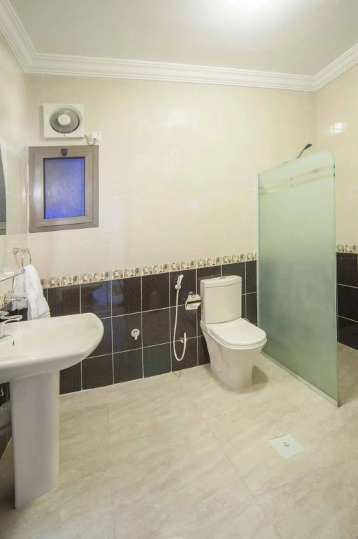 Al Ezzah Palace Hotel Suites