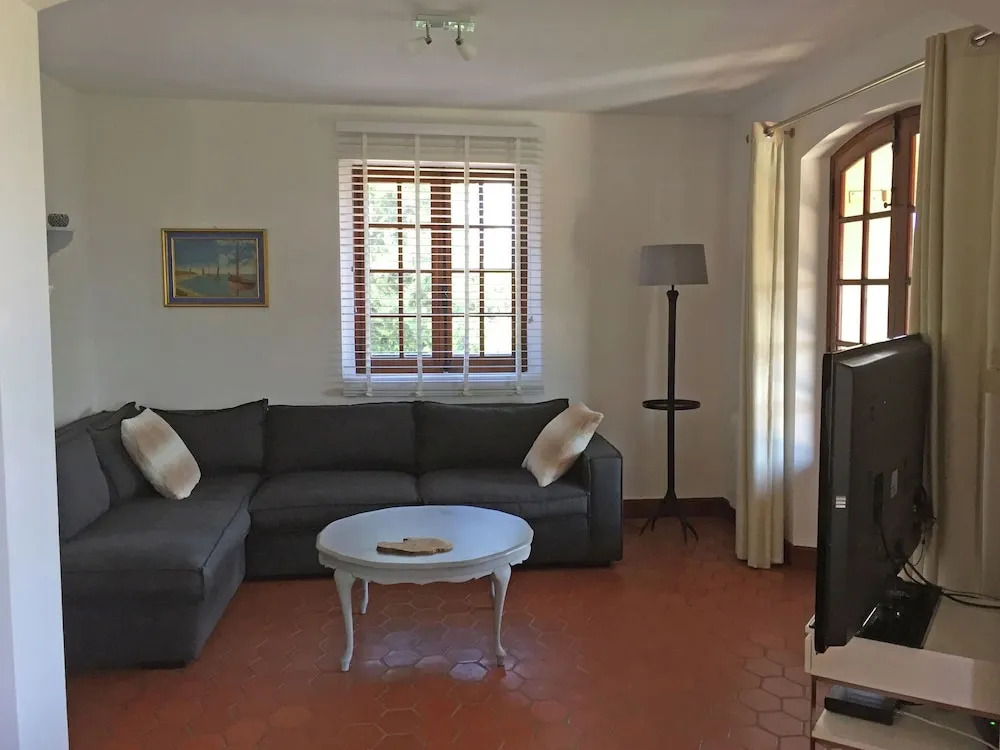 Provençal Villa With Private Swimming Pool, 900 m From the Picturesque Village of Flayosc