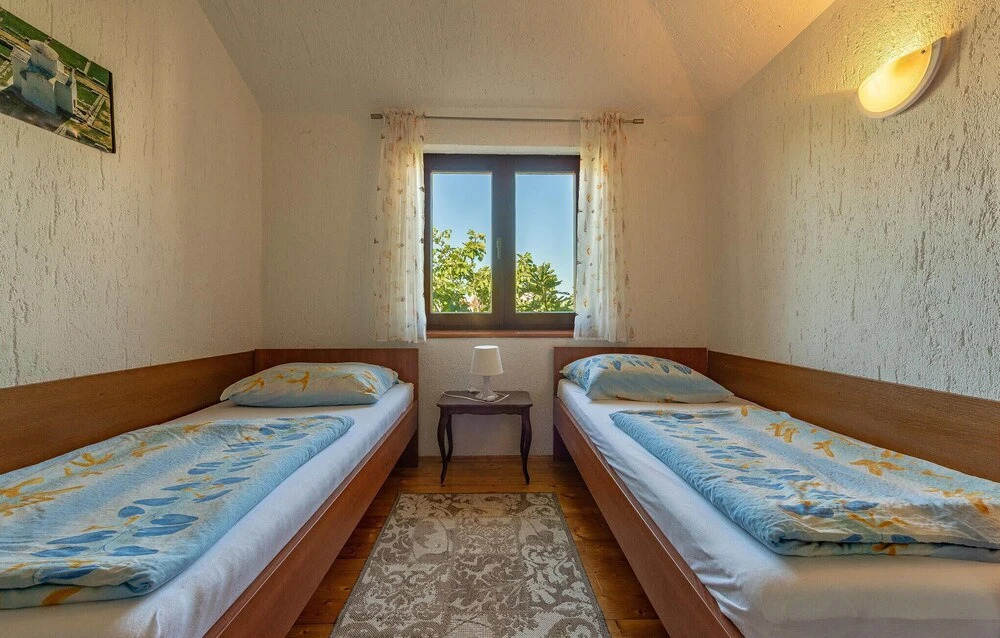Amazing Apartment in Nin With 2 Bedrooms and Wifi