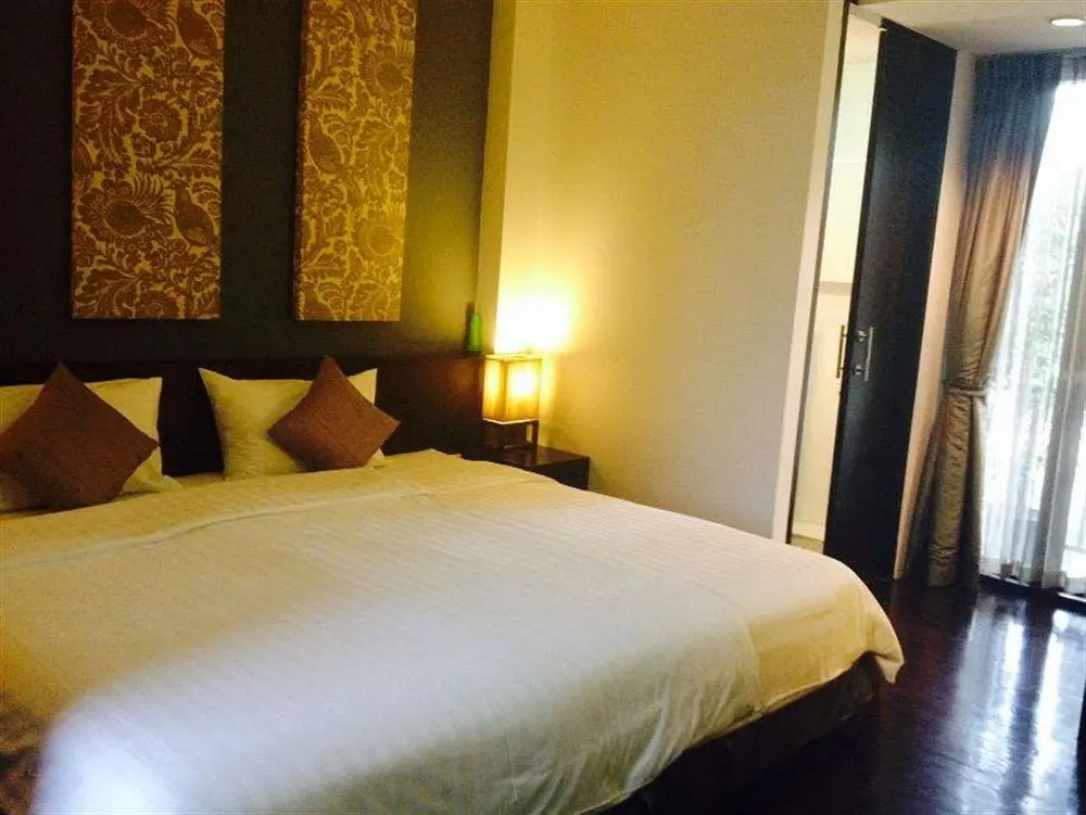 296 The Radtanaiya Residence