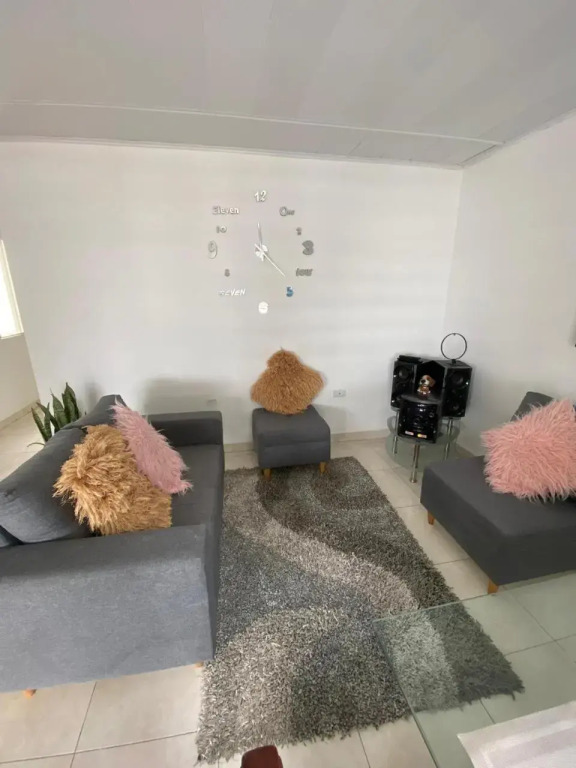 Hermoso apartamento con piscina y ascensor.