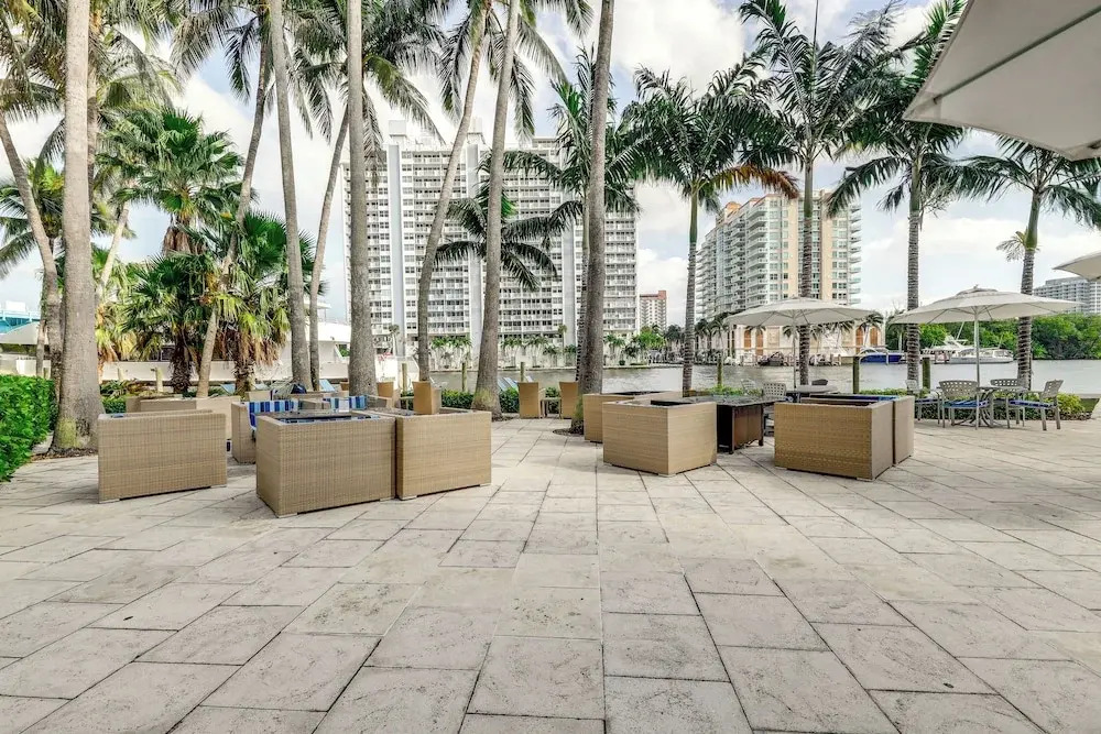 Modern Ft Lauderdale Condo ~ 7 Mi to Airport!