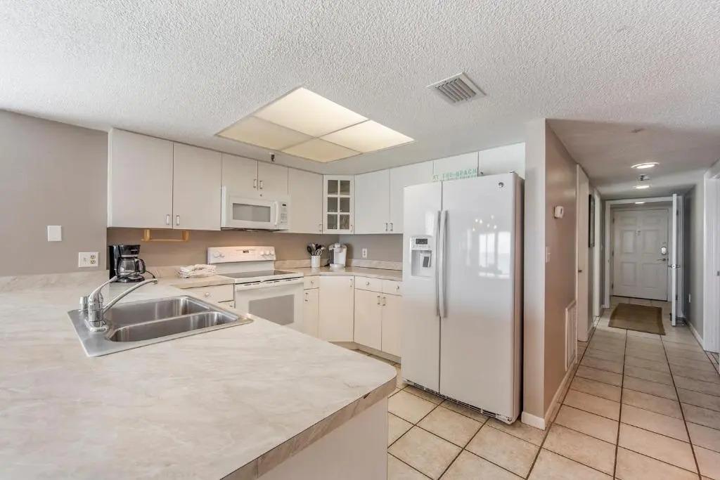 412 Beach Place Condo