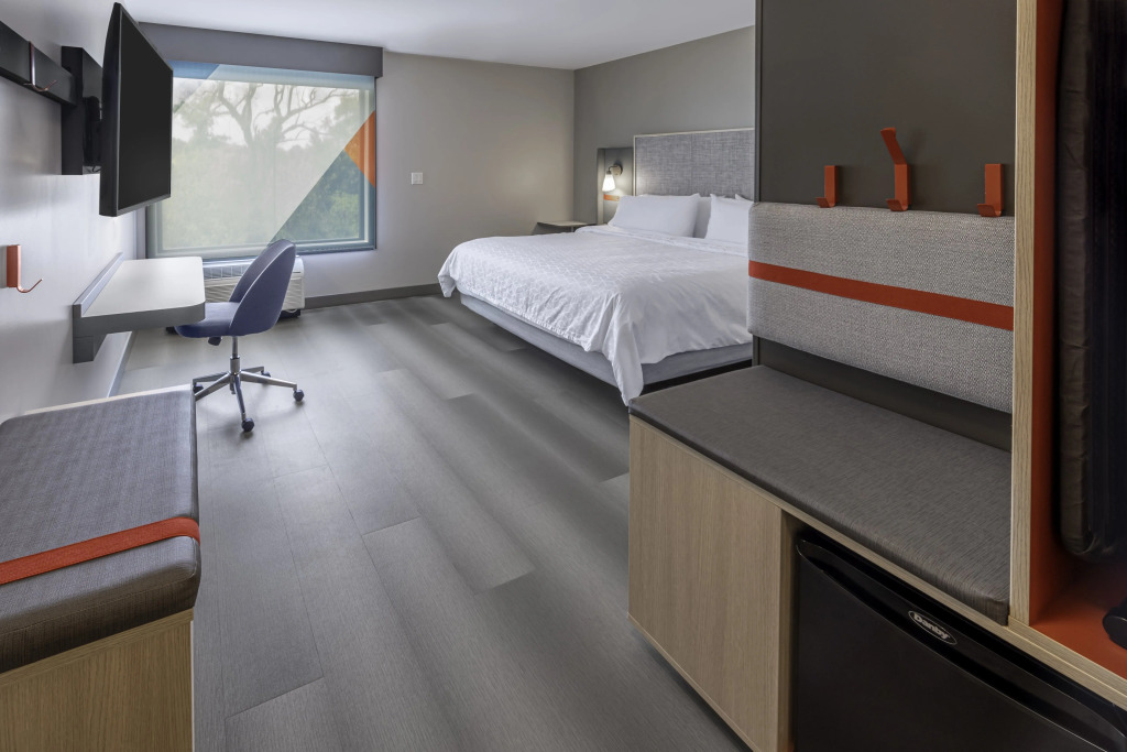 avid hotels Milwaukee West - Waukesha by IHG