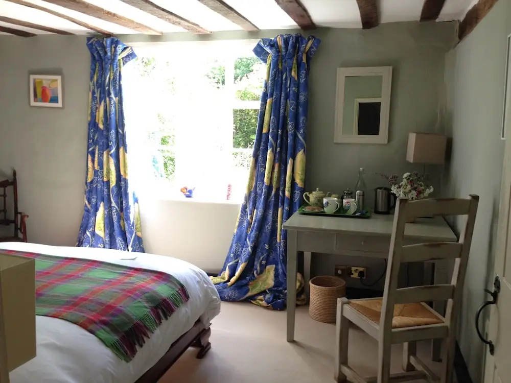 Crown House Bed & Breakfast