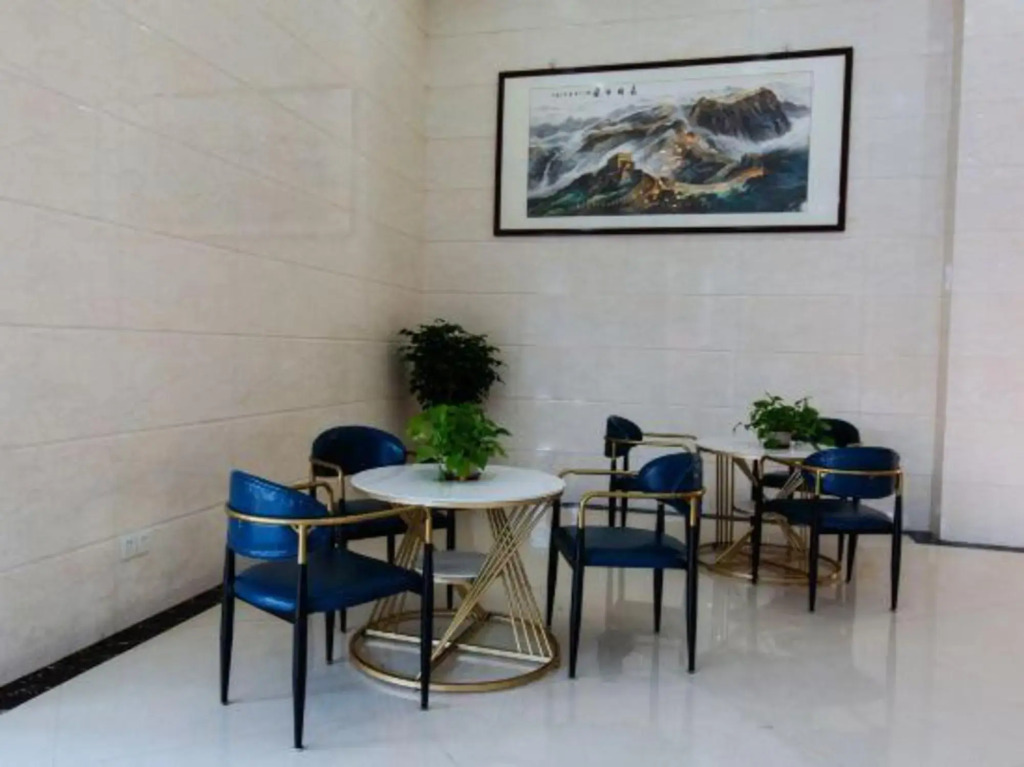 Aijia Business Hotel