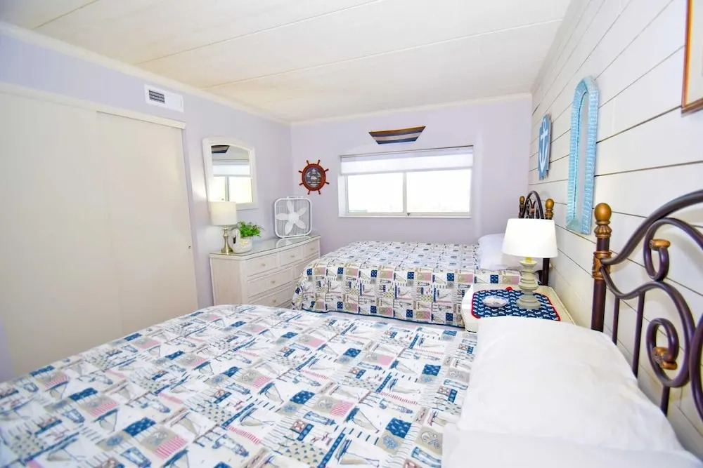 Harbour Island 303L 2 Bedroom Condo by RedAwning