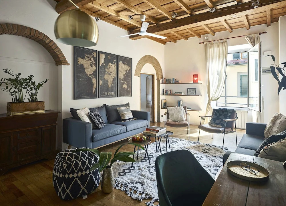 A Few Steps to The Duomo Majestic 5BD Apt