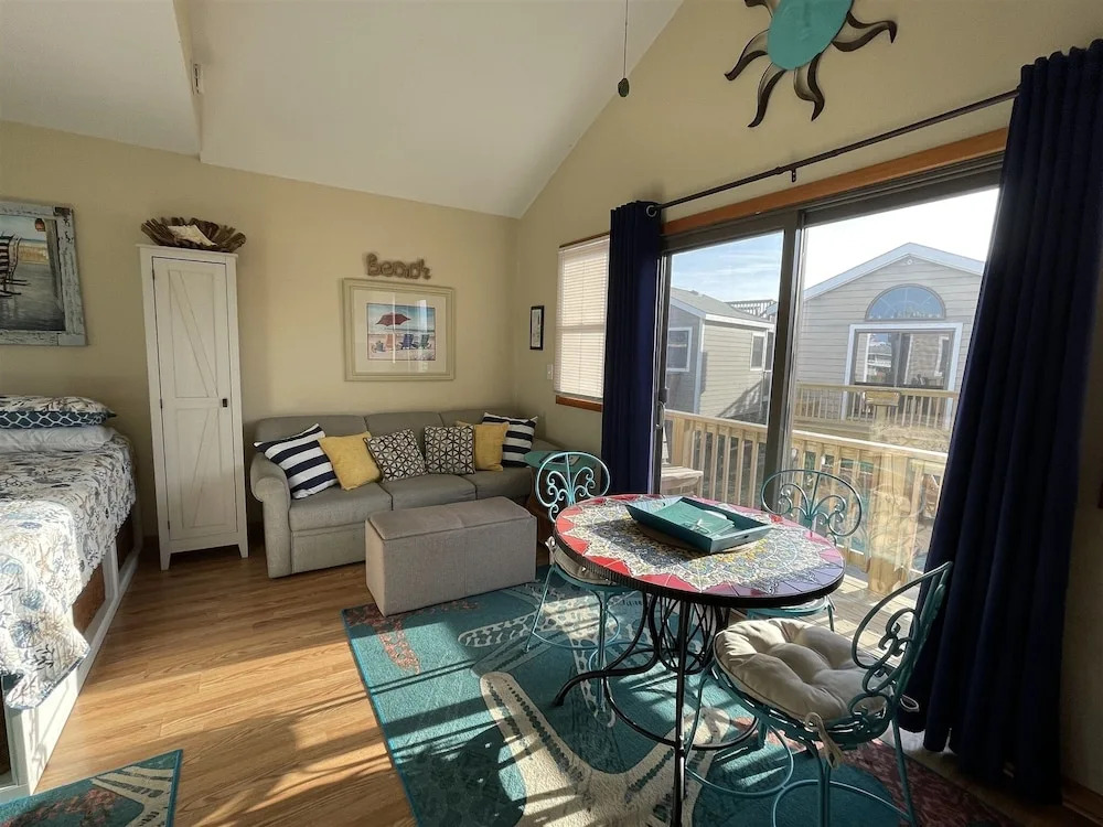 7 Safe Harbor Studio Bedroom Condo by RedAwning