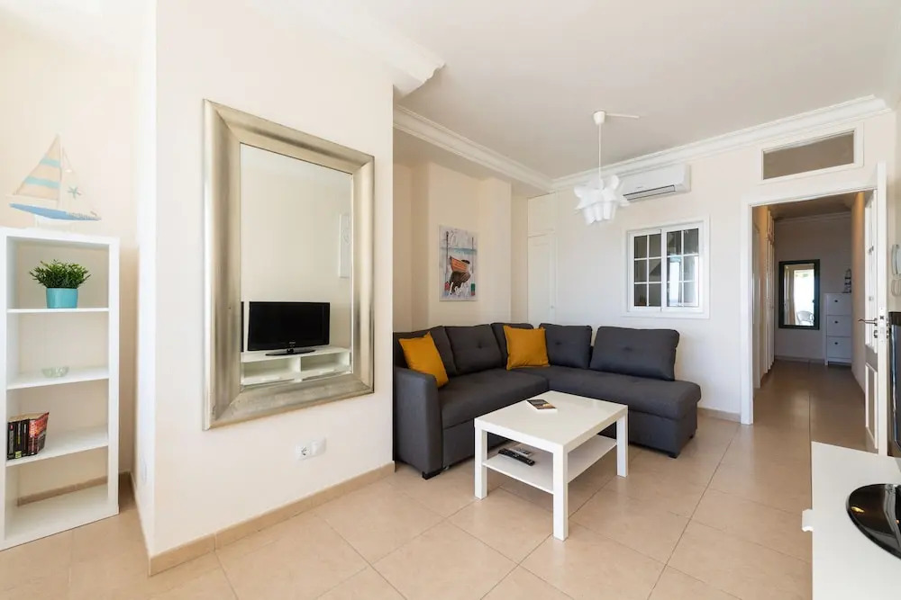 Front line with terrace & wifi