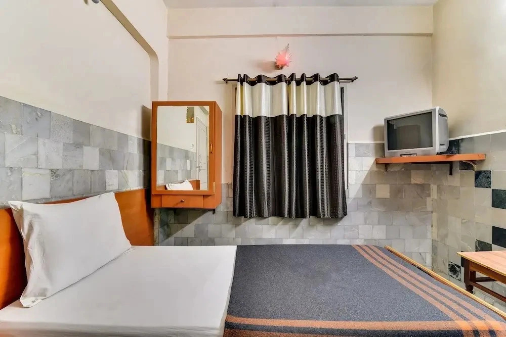 Hotel Ganesh by OYO Rooms