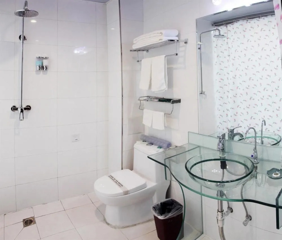 Yuci Financial Hotel