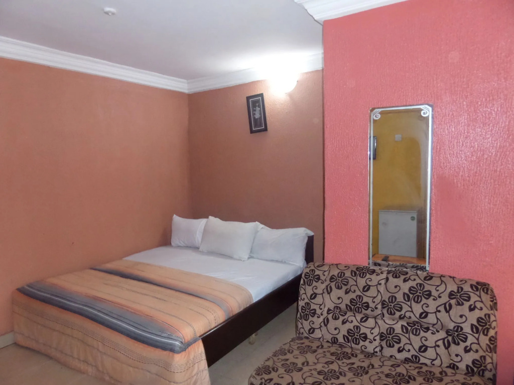 Hardrock Hotel and Suites Ltd