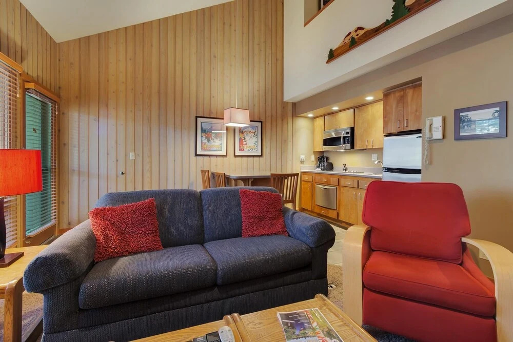 Ski Access and Resort Features - Charming Outdoor Haven