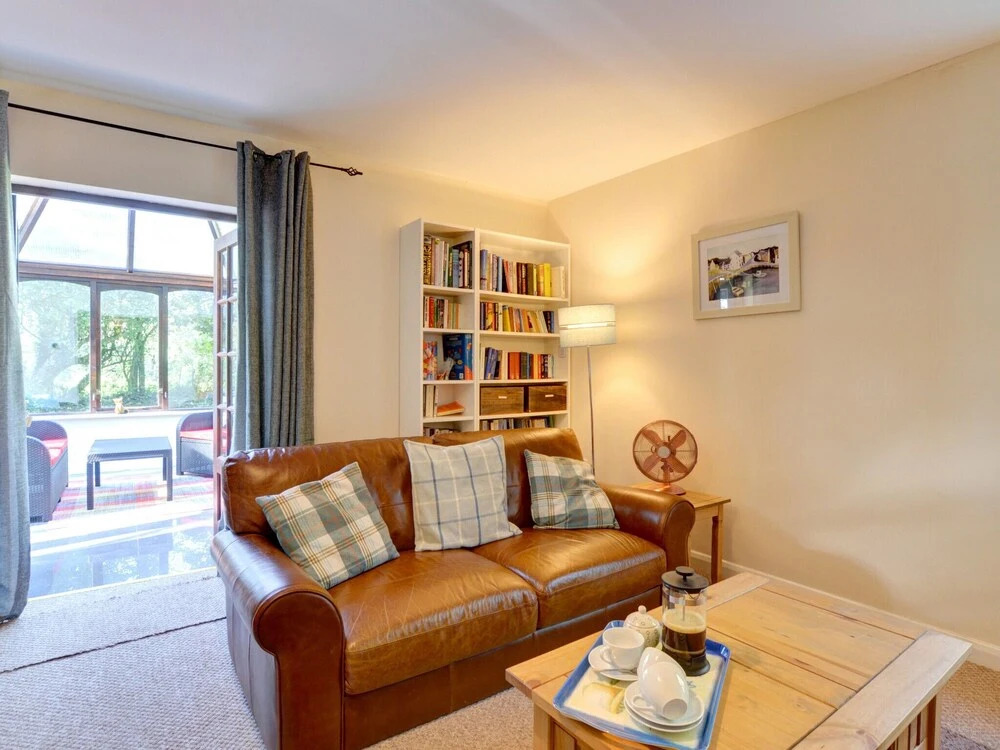 Restful Holiday Home in Glandwr near River