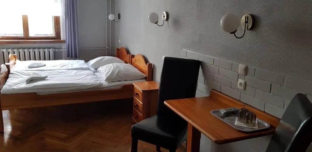 Hotel Azyl