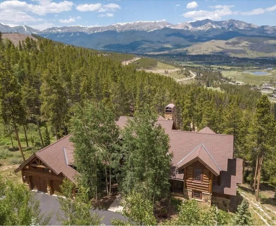 Ten Mile Estate 4 Bedrooms 4.5 Bathrooms Home