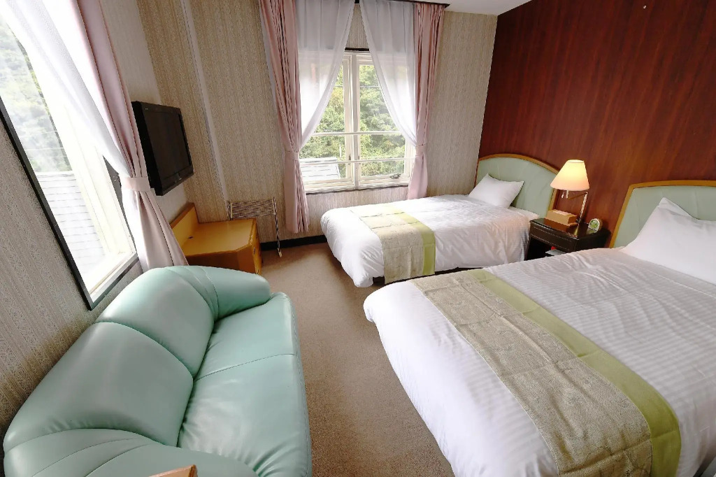 箱根芦ノ湖 HOTEL RaKuun