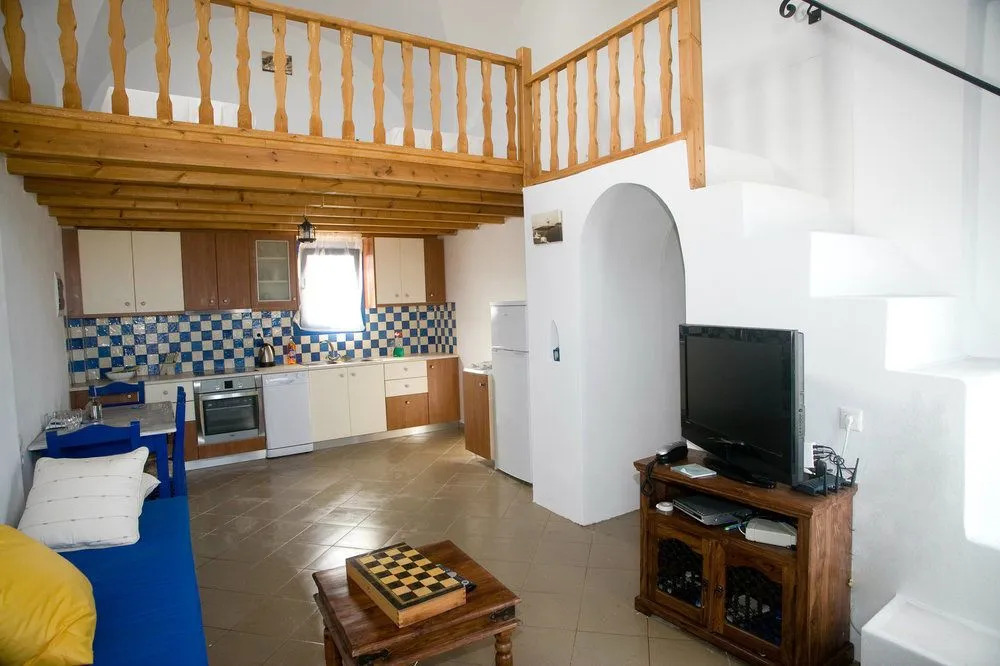 Santorini Traditional Suites