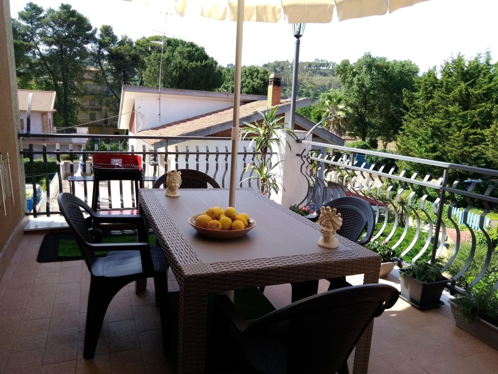 Pergusa Lake Home