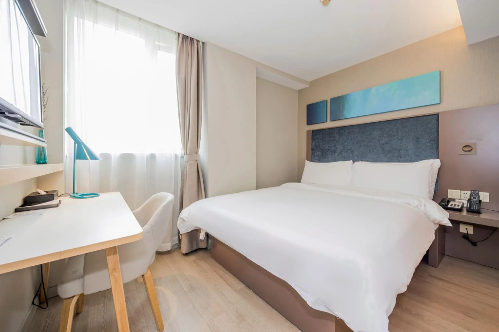 Homeinn Selected Hotel (Shanghai Ruijin hospital Dapuqiao Subway Station)