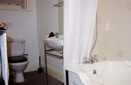 Wood Lodge Hotel