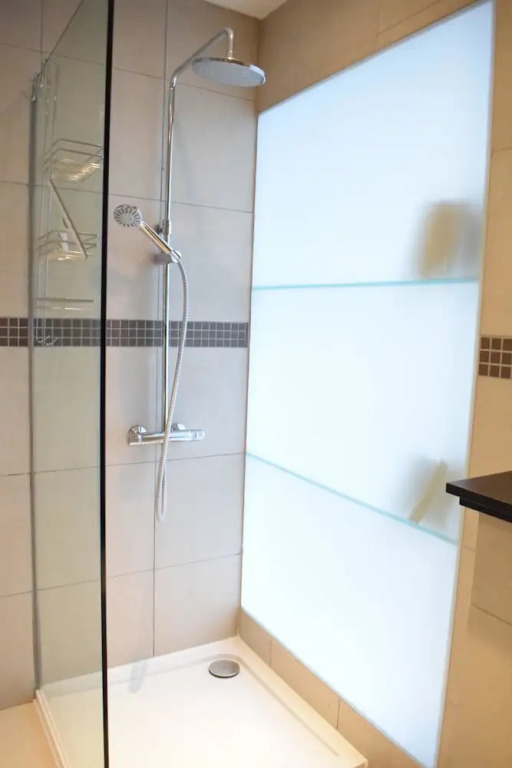 1 Bedroom Flat With Skylight In Angel