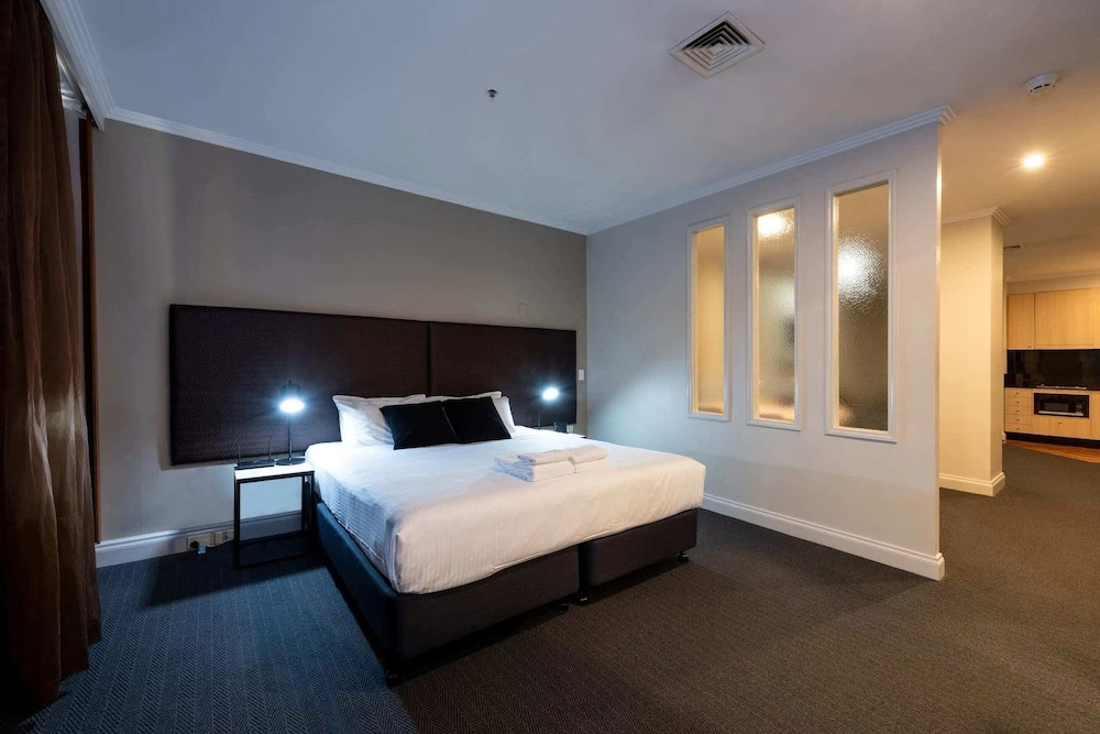 Chic 1-bedroom Apartment in Melbourne CBD
