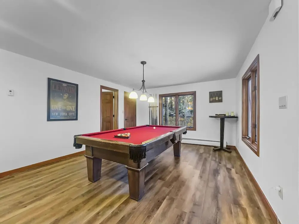 208 Tenderfoot 5 Bedroom Home by RedAwning