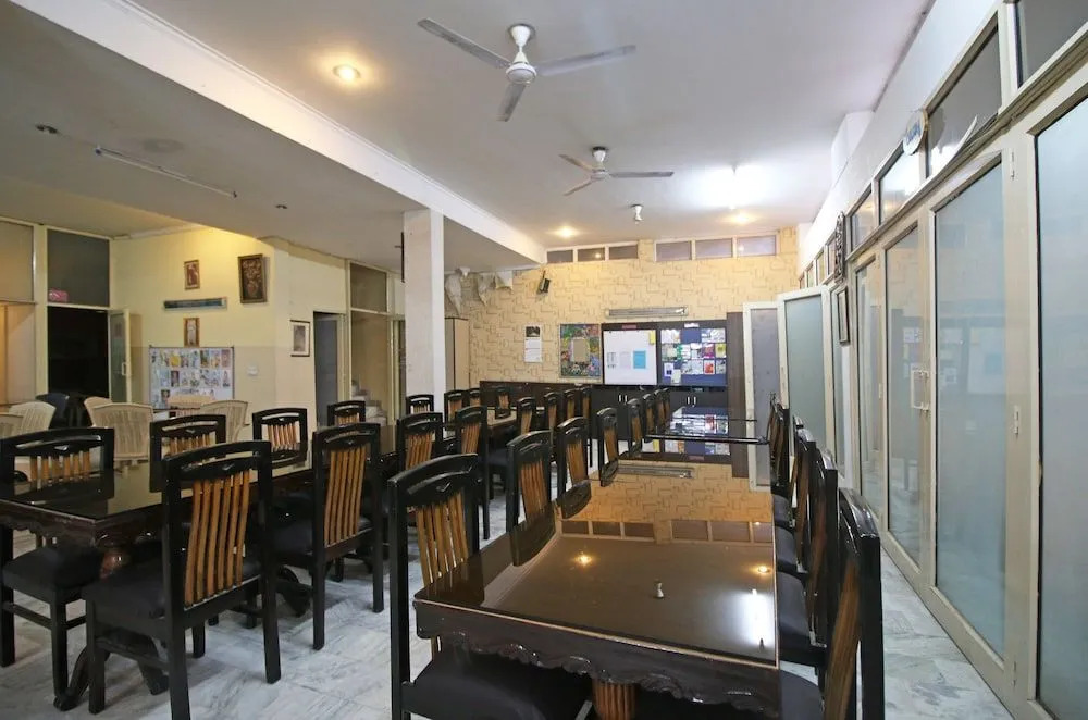 OYO 5919 near MG Road Metro Station