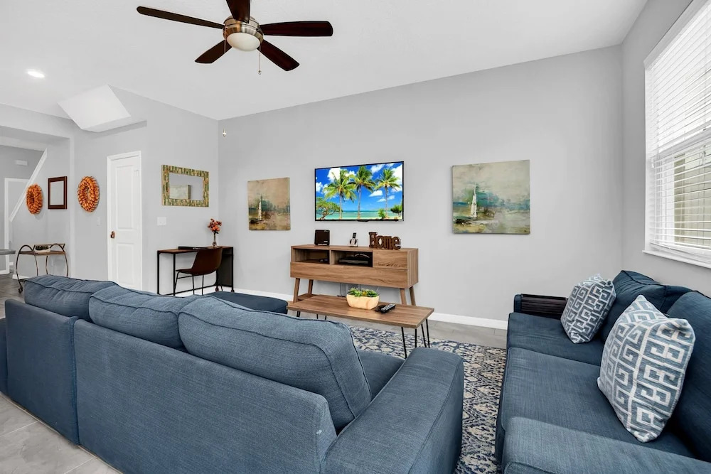Charming Chalet at Compass Bay Cb101