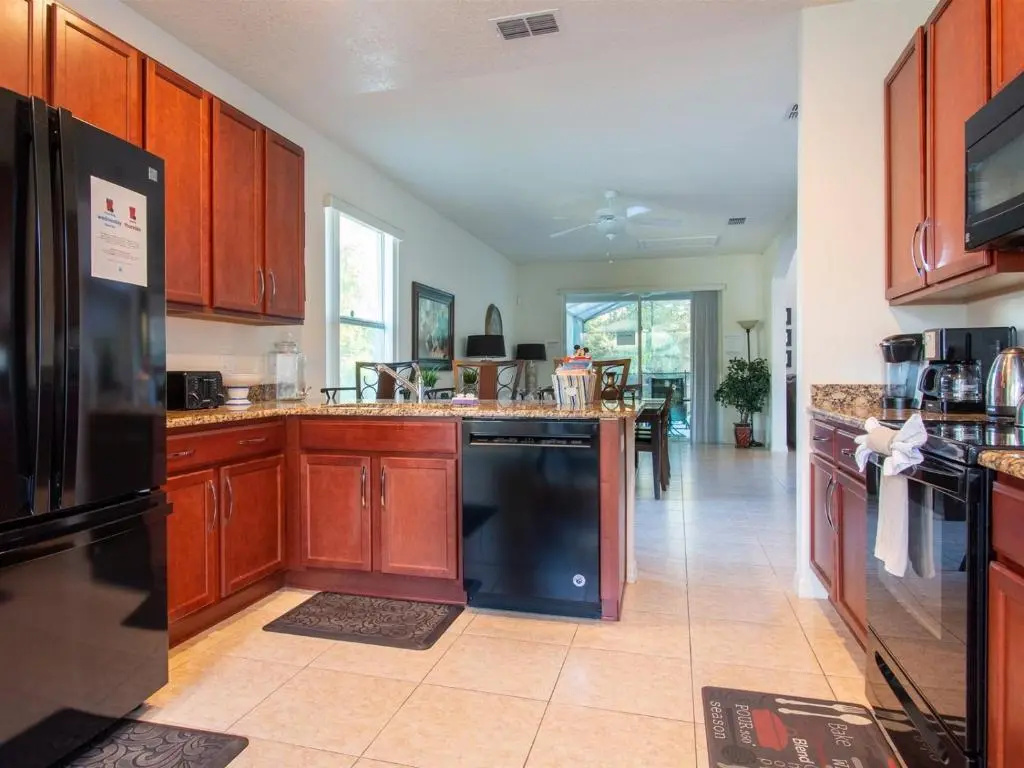 Luxurious With Privacy In 5 Bedroom With Private Pool By Florida Dream Homes