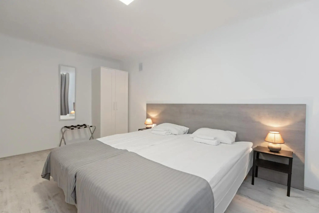 HappyInn Rooms
