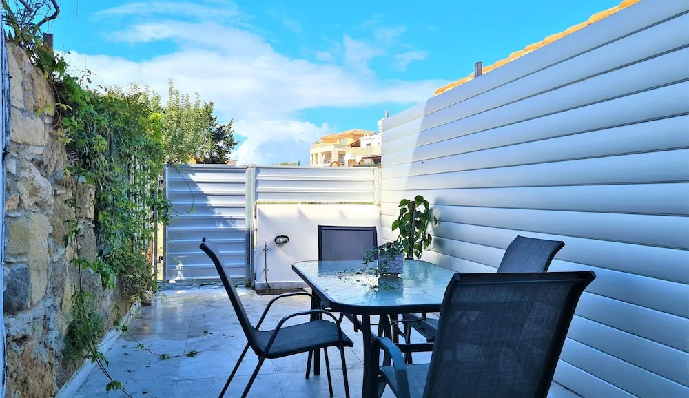 Paphos Light House Apartment