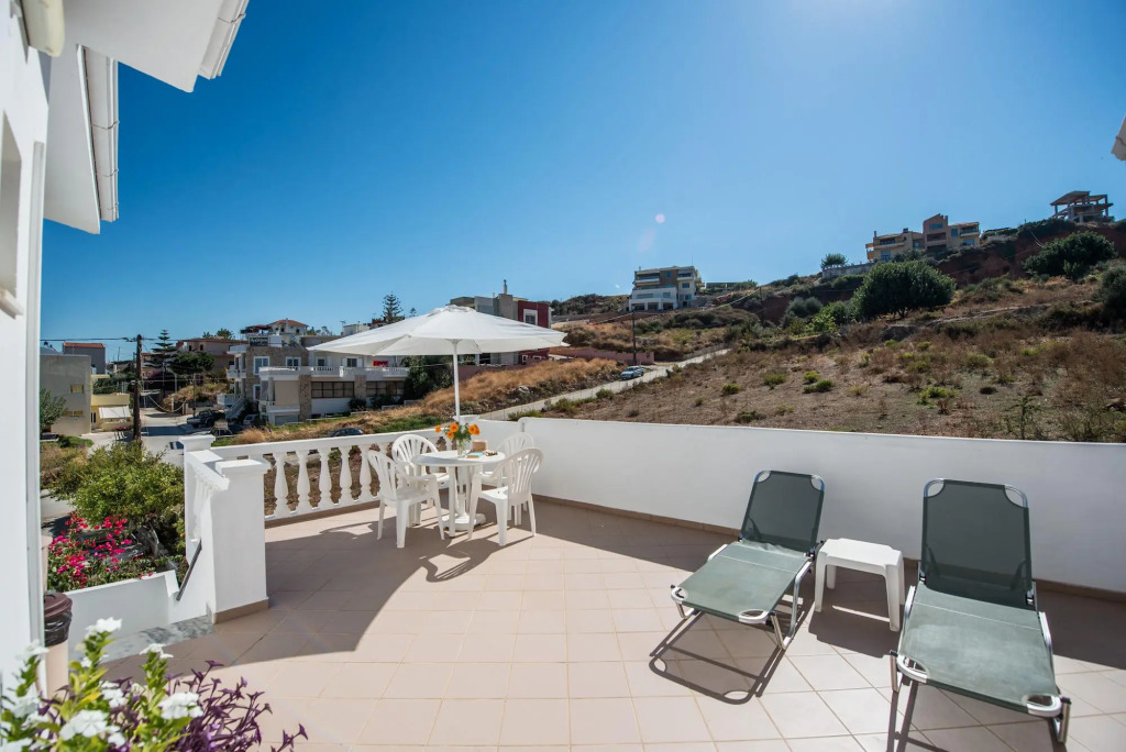 Rouladina Apt 5 in Stalos